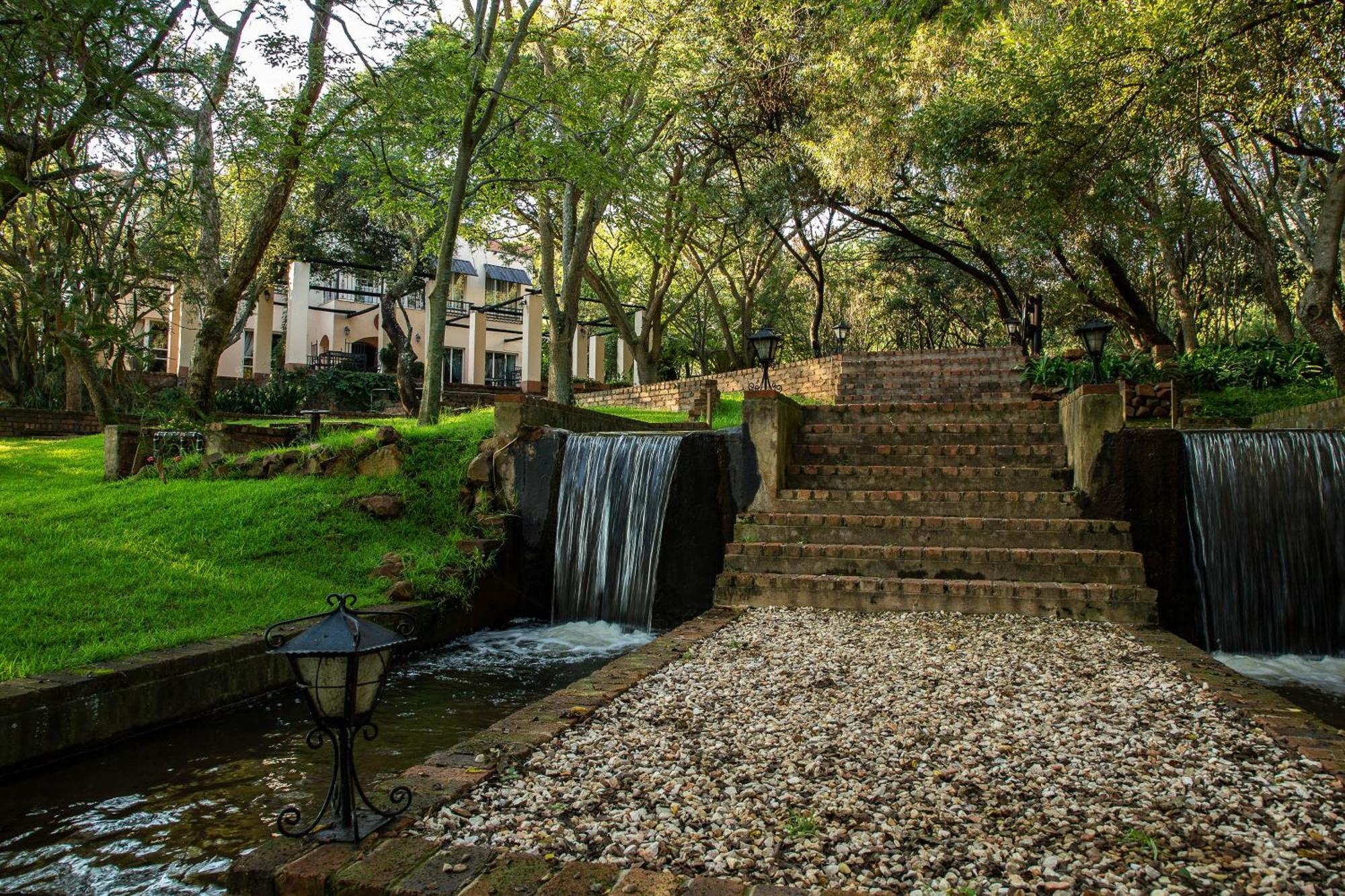 Valley Of The Rainbow Fly Fishing Estate Dullstroom Esterno foto