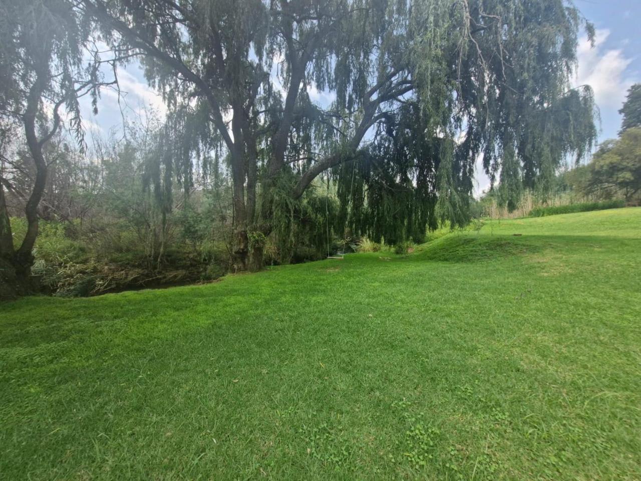Valley Of The Rainbow Fly Fishing Estate Dullstroom Esterno foto