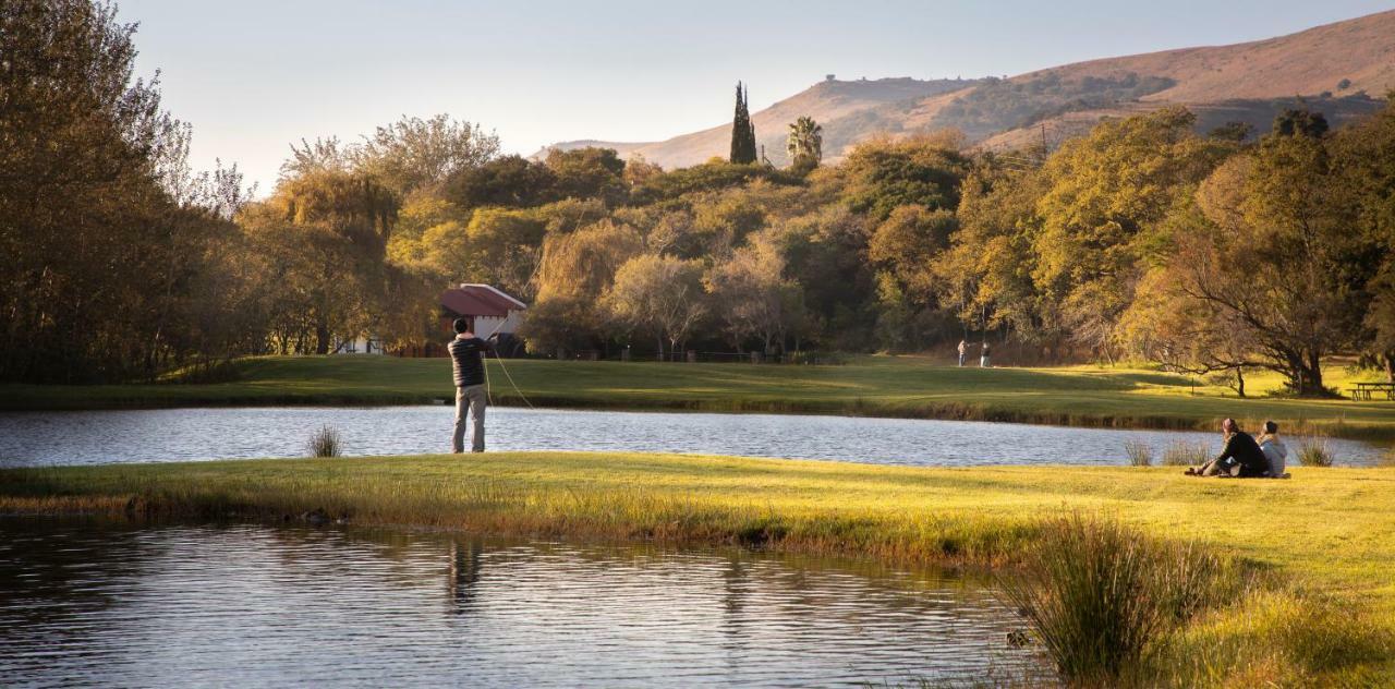 Valley Of The Rainbow Fly Fishing Estate Dullstroom Esterno foto